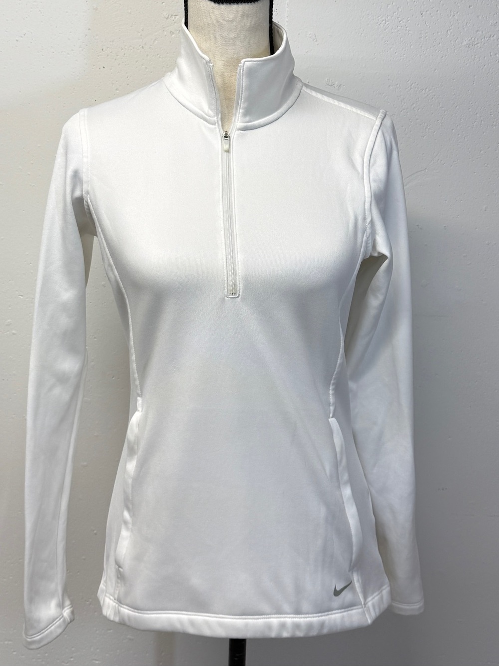 Nike golf tour performance  Women's Quarter-Zip Performance Pullover in white